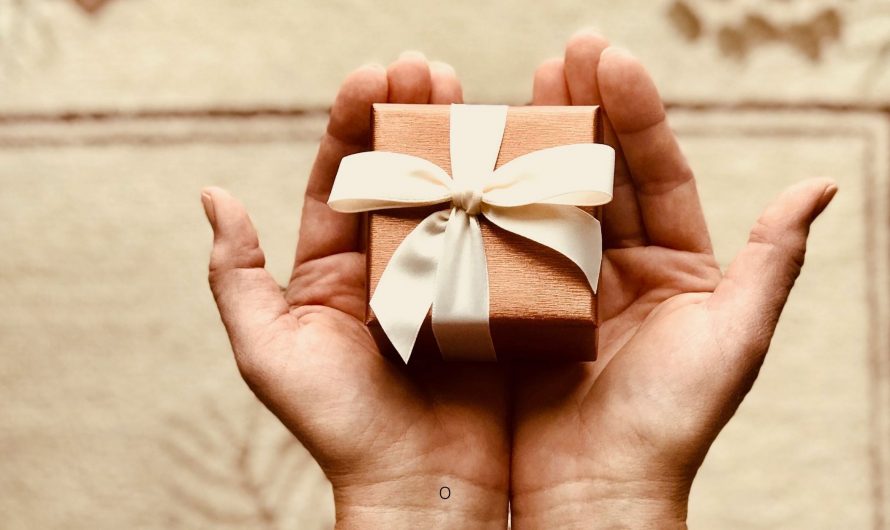 Crucial Points to Remember when Gifting Someone